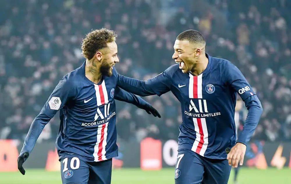 关于巴黎圣日耳曼客场反击，巴黎辟全身而退的信息