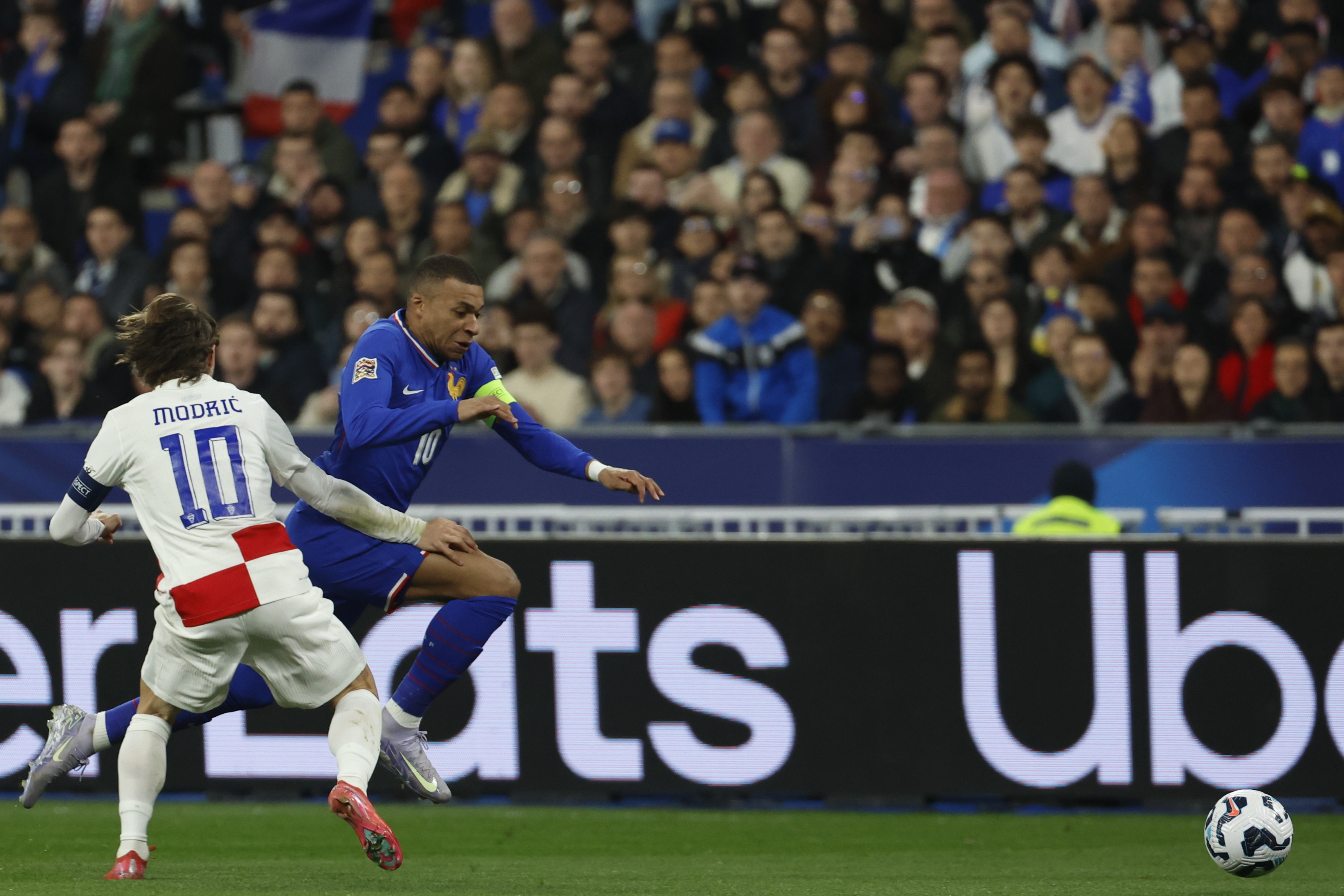 九游体育官网入口-关于尤文图斯客场力克巴塞罗那，晋级欧国联半决赛的信息