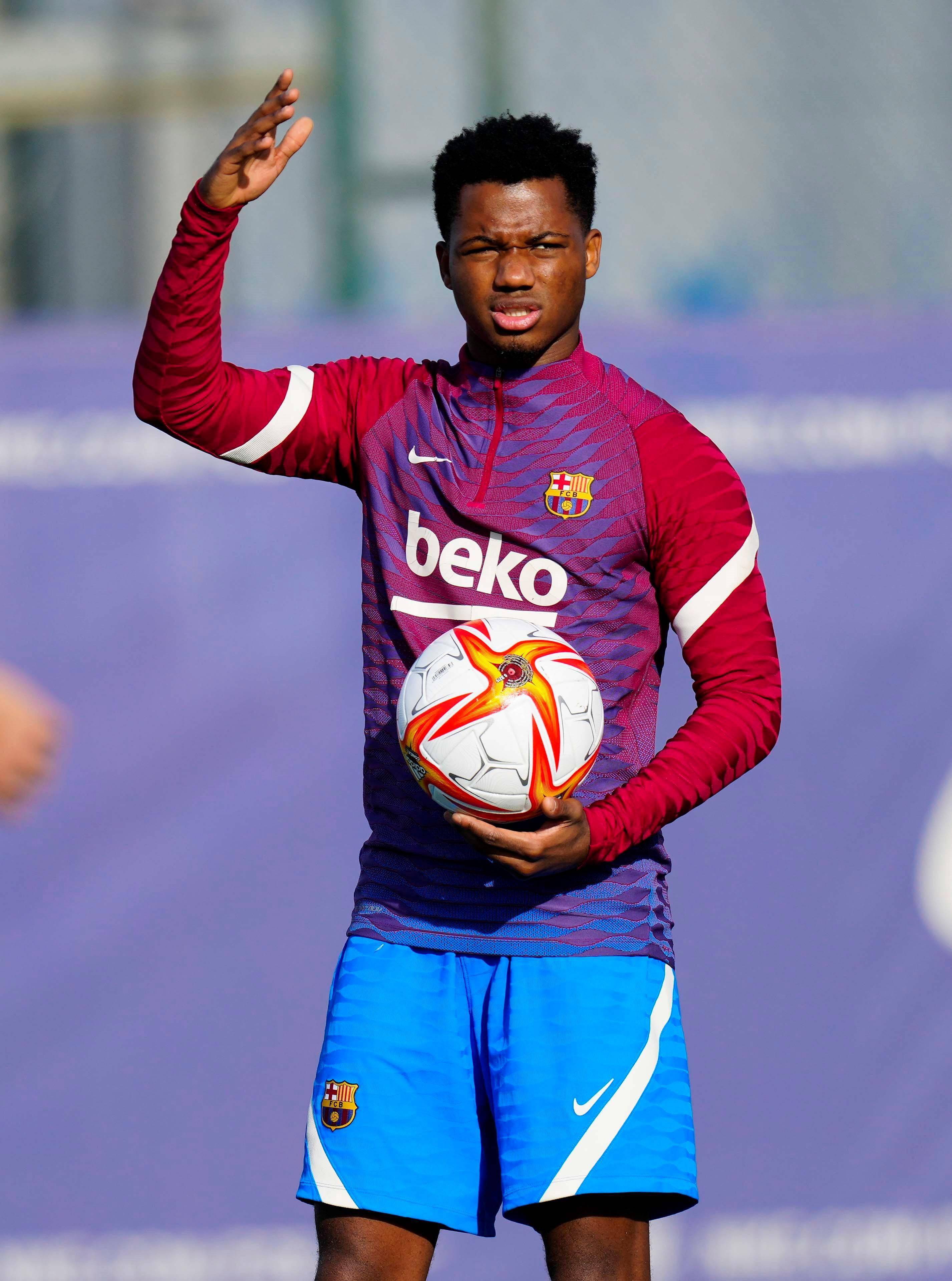 九游体育app下载-西班牙顶级球队巴塞罗那将迎来新赛季备战