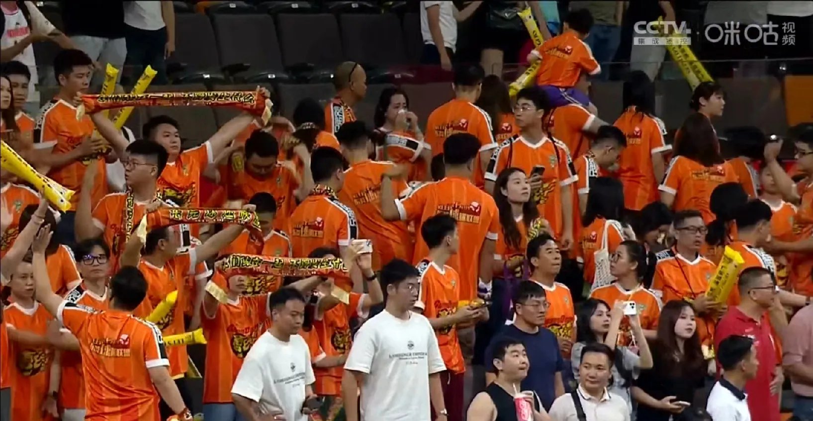 球队之间的角逐引发热烈讨论 球队之间的角逐引发热烈讨论