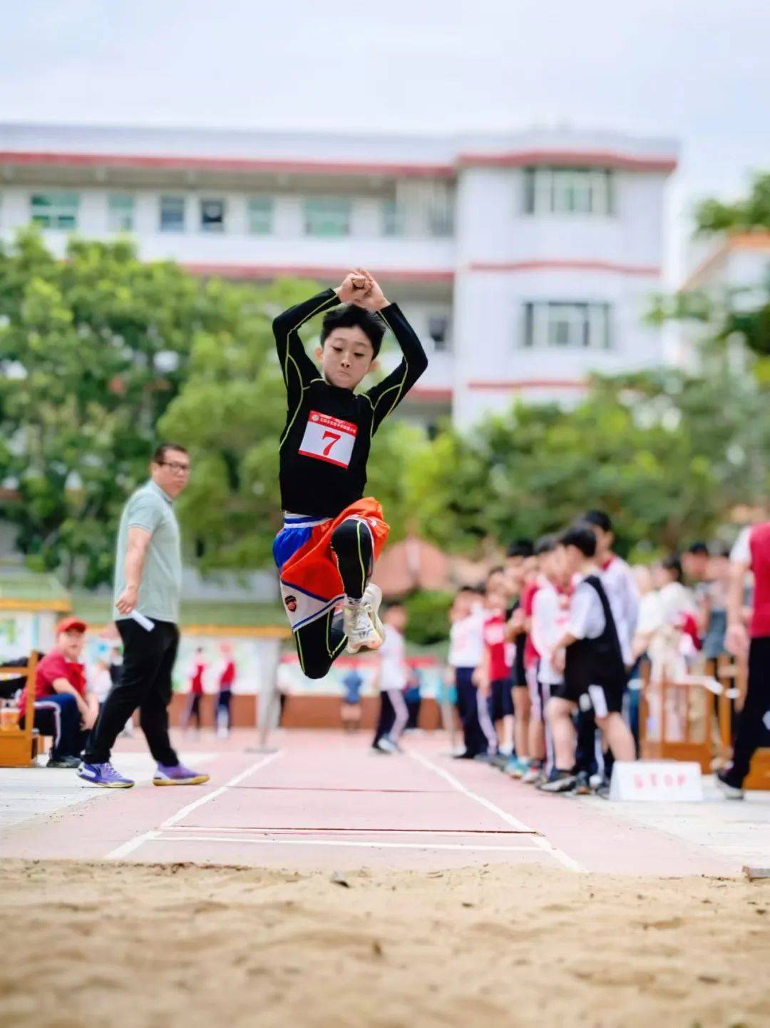 九游体育app下载-包含激烈比拼将体育精神展现得淋漓尽致的词条