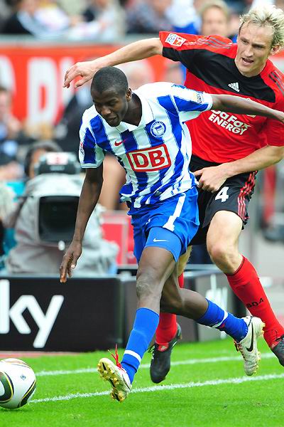 九游体育app-柏林赫塔在比赛中控球优势明显，轻松击败对手