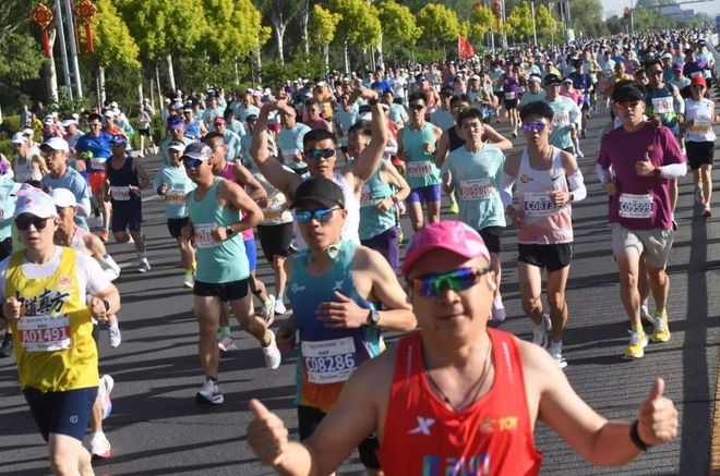 九游体育登录-体育赛场上的盛大狂欢，观众沸腾不已