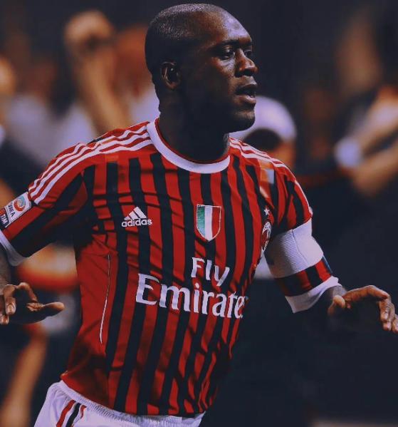 关于阿贾克斯：年轻有为，展现天赋与实力的信息