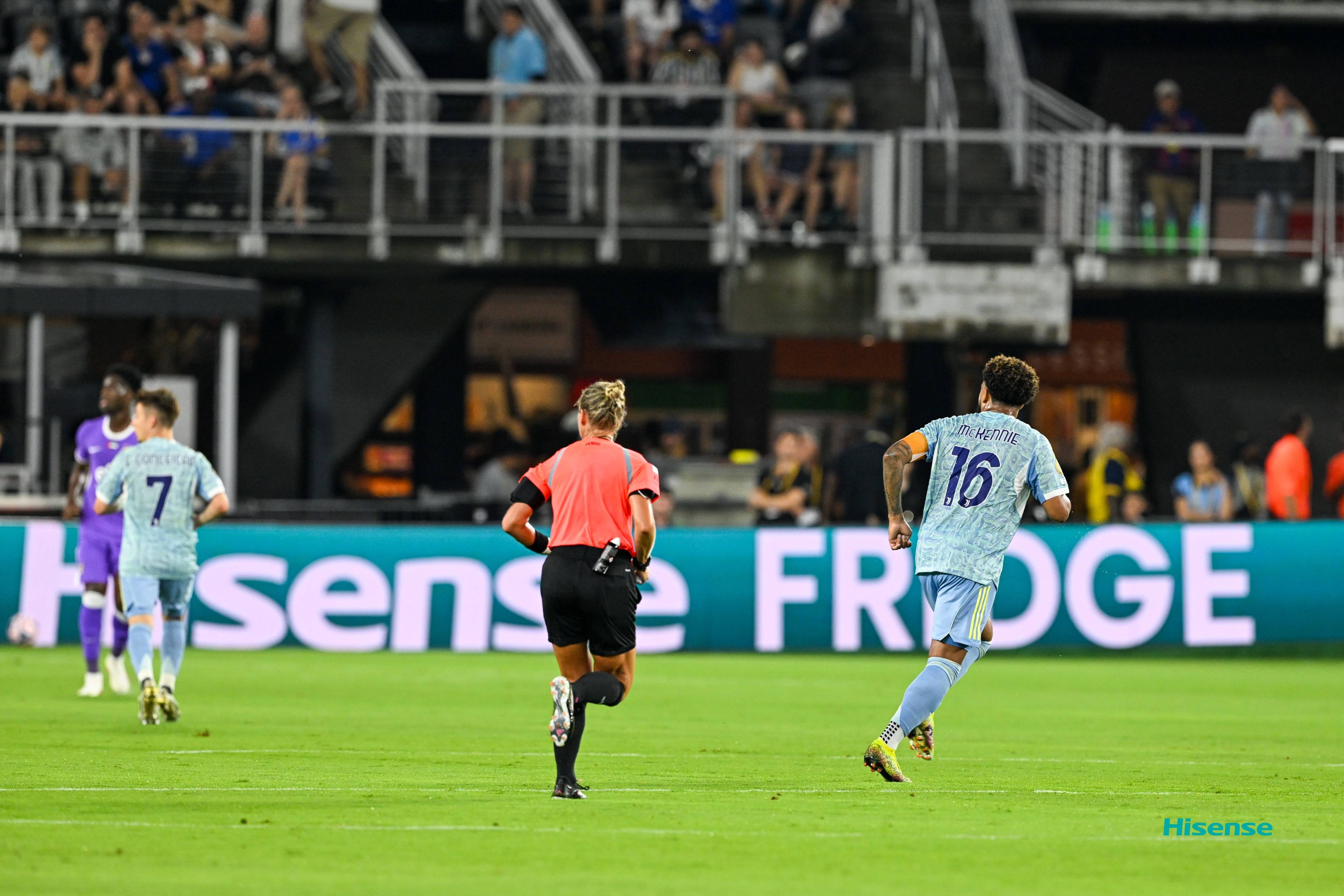 尤文图斯惊险成功,欧冠战火蔓延 尤文图斯惊险成功,欧冠战火蔓延