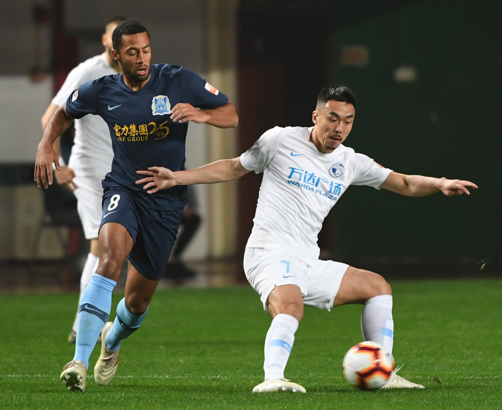 富力队员受伤,战力受到考验 富力队员受伤,战力受到考验